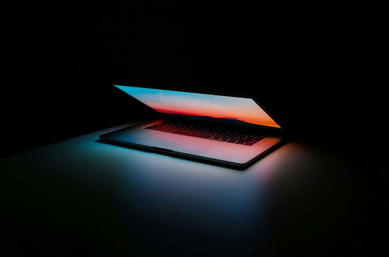An alert in the dark